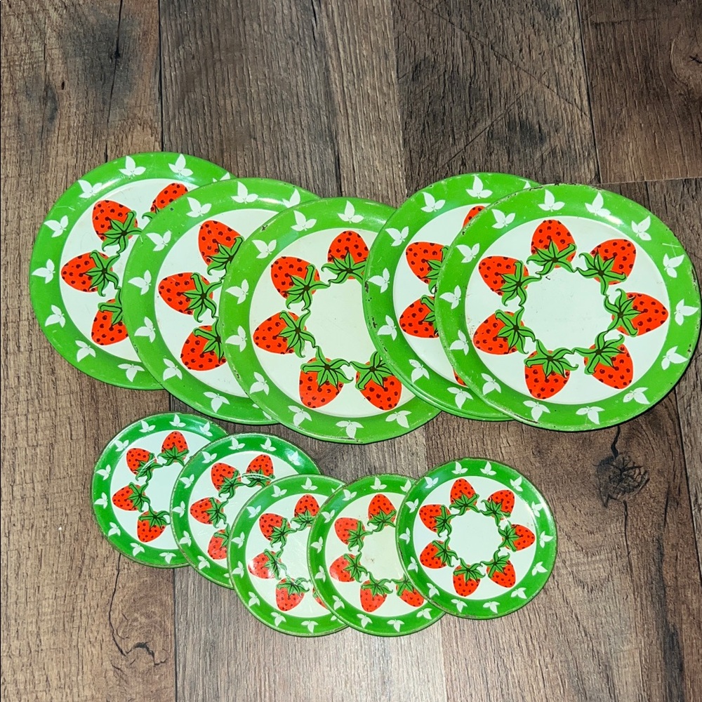 Vintage toy lot of strawberry tin play plates